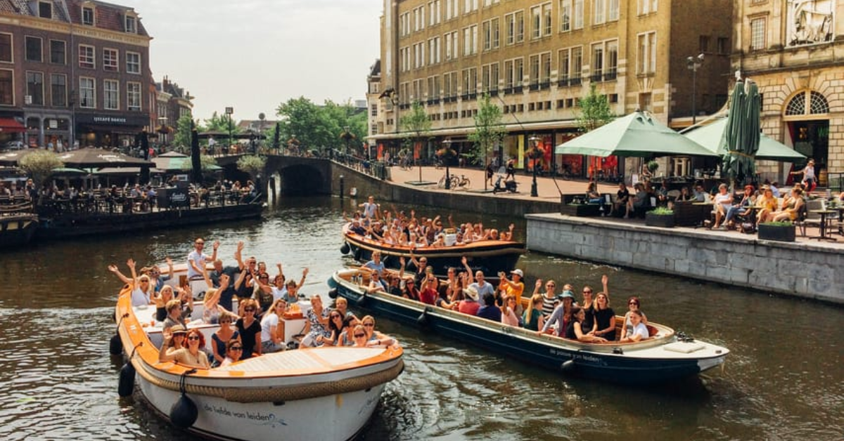 6. De Grachten van Leiden: Ontdek Leiden vanaf het Water 6. De Grachten van Leiden: Ontdek Leiden vanaf het Water